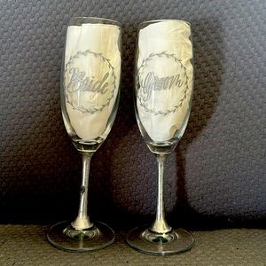 Bride and groom, champagne flutes